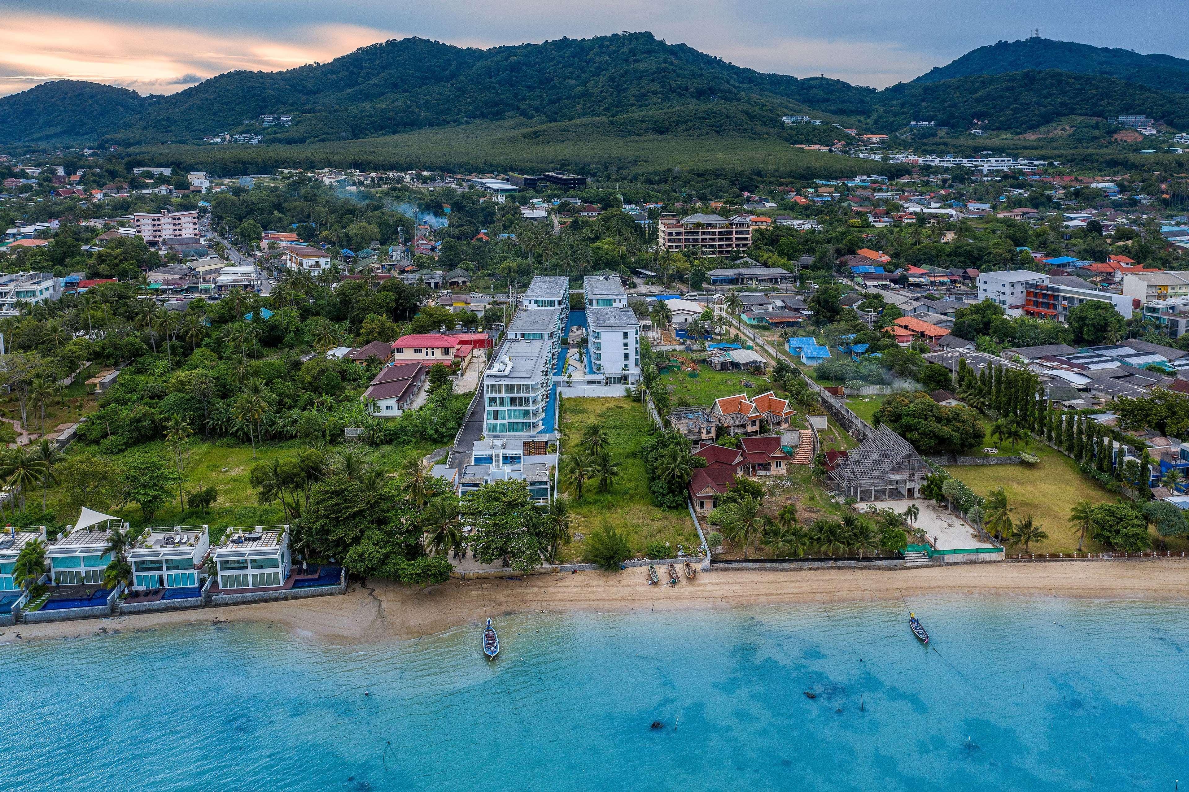 The Beachfront Hotel Phuket Rawai Exterior photo